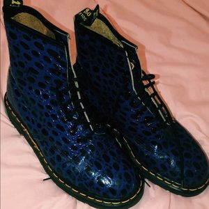 vintage doc martens air wair blue/black croc boots